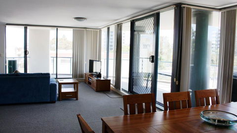 Twin Pines 401 - CBD Location - Internet Find 2