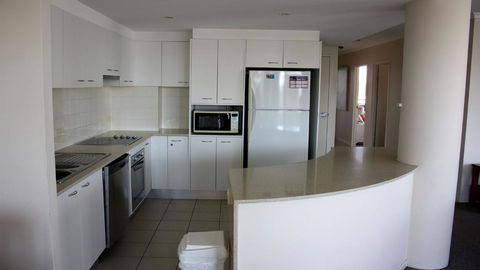 Twin Pines 401 - CBD Location - Internet Find 1