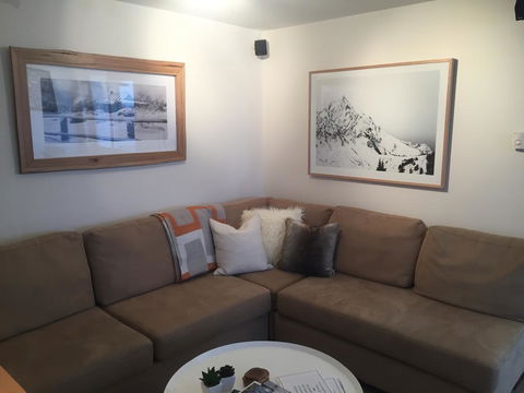 Twin Towers 504 B - Internet Find 3