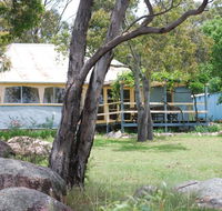 Twisted Gum Vineyard Cottage - Internet Find