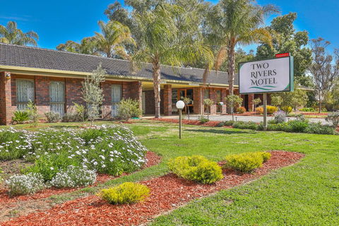 Two Rivers Motel - Internet Find 0