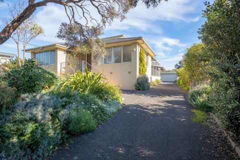 Tyrone Beach Retreat, VIEWS - Internet Find 1