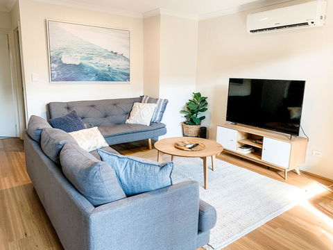 Ultimate Oasis Condo. Wifi + Netflix + Parking - Internet Find 0