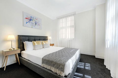 ULTIQA Rothbury Hotel - Internet Find 0