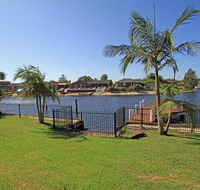 Unbeatable Waterfront Location - Internet Find