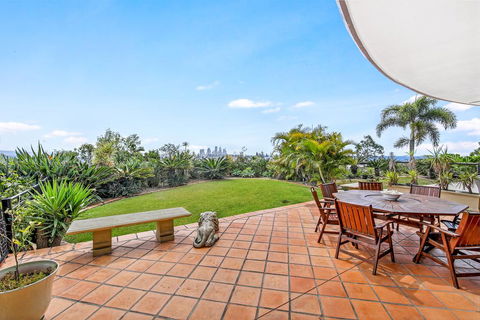 Unrivaled Ocean And City Views From Resort Style 3bed With Garden - Internet Find 0