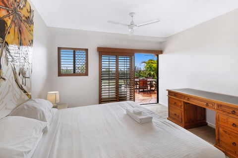 Unrivaled Ocean And City Views From Resort Style 3bed With Garden - Internet Find 3