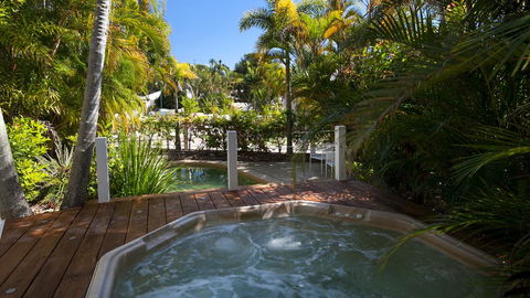 Utopia Beach House - Internet Find 1