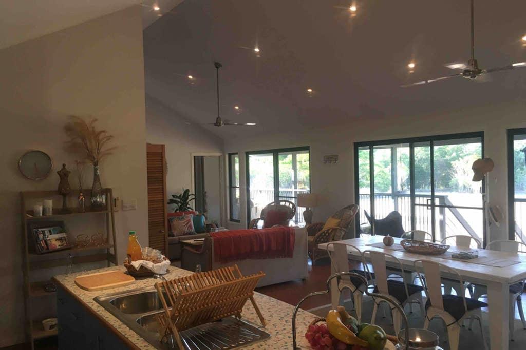 Port Douglas QLD Internet Find