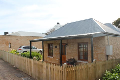 Victoria Cottage - Internet Find 0