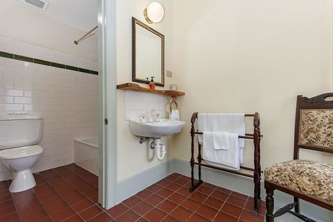 Victoria House - Internet Find 1