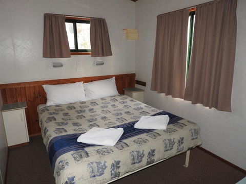 Victoria Lake Holiday Park - Internet Find 1