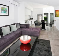 Views from Red Hill - Modern and Spacious Split-Level Executive 3BR Red Hill Apartment Close to CBD - Internet Find