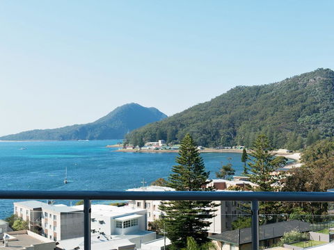 Views, Views & More Views, Sub-Penthouse In Shoal Bay - Internet Find 0