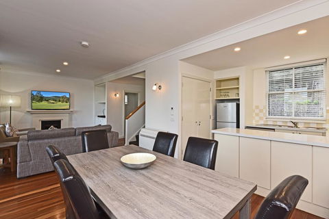 Villa 2br Grange Resort Condo Located Within Cypress Lakes Resort (nothing Is More Central) - Internet Find 1