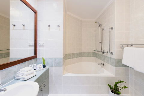 Villa Beach Palm Cove - Internet Find 3