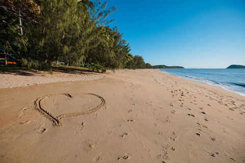 Villa Beach Palm Cove - Internet Find 1
