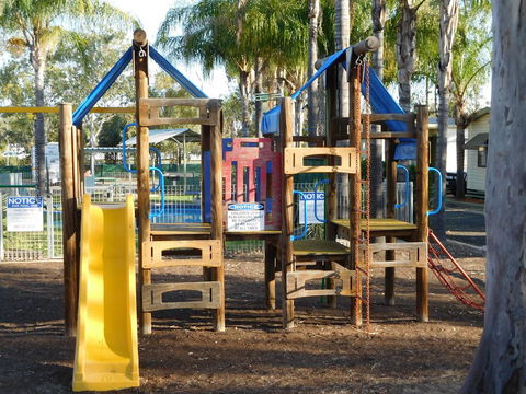 Villa Holiday Park - Internet Find 1