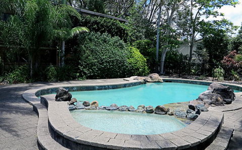 Villa Noosa Hotel - Internet Find 2