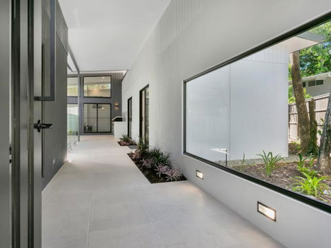 Villa Tiino - Clifton Beach - Internet Find 3