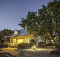 Vineyard Cottages - Internet Find