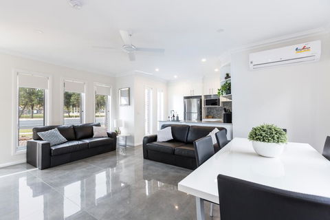 Wagga Apartments #1 - Internet Find 0