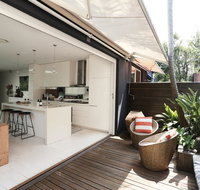 Walk to beach from this Stylish Bronte Oasis w AC wifi and free parking - Internet Find