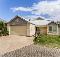 WALKIN ON SUNSHINE - STROLL TO BEACH BREAK - Internet Find