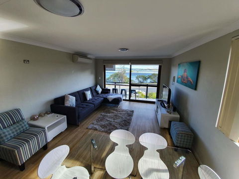Wallis View 13 - Internet Find 3