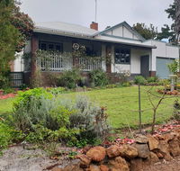 Walnut Cottage - 2 bedroom pet friendly country cottage - Internet Find