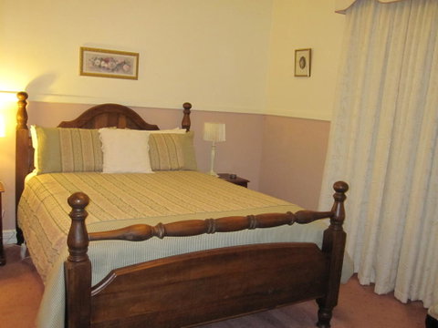 Walton House Bed & Breakfast - Internet Find 2