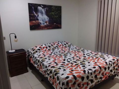 Waratah And Wattle Apartments - Internet Find 3