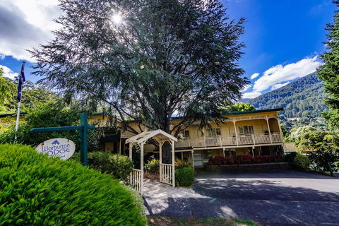 Warburton Lodge - Internet Find 0