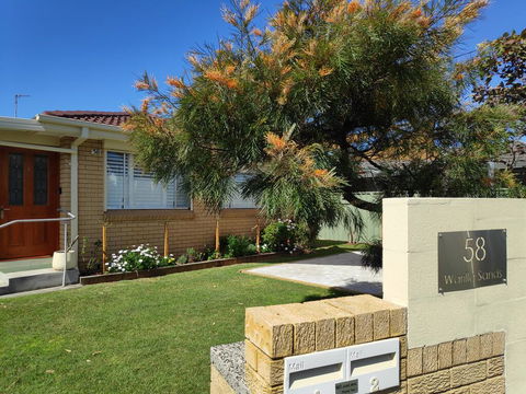 Warilla Sands - Internet Find 1