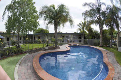 Warrina Motor Inn - Internet Find 0