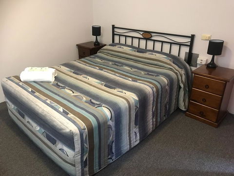 Warrina Motor Inn - Internet Find 1