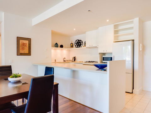 Waterfront (Yarra St) By Gold Star Stays - Internet Find 3