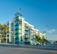 Waterfront Yarra St by Gold Star Stays - Internet Find