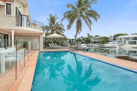 Waterfront Luxury, Noosa Heads - Internet Find 3