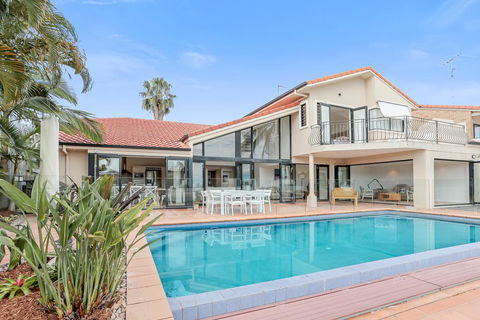 Waterfront Luxury, Noosa Heads - Internet Find 2