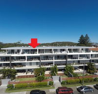 Waterline Penthouse 304 - Internet Find