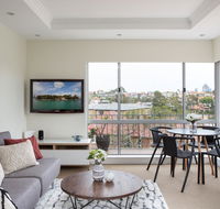 Waterside Mosman Bay Apartment w Stunning Views - Internet Find