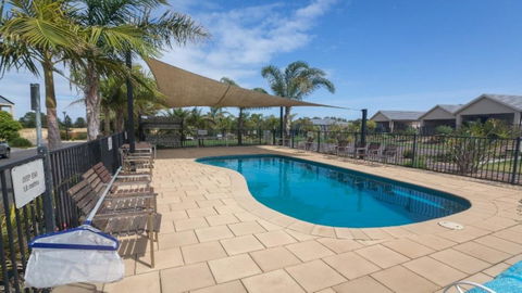 Wenneelys - 26/45 St Andrews Boulevard - Internet Find 0