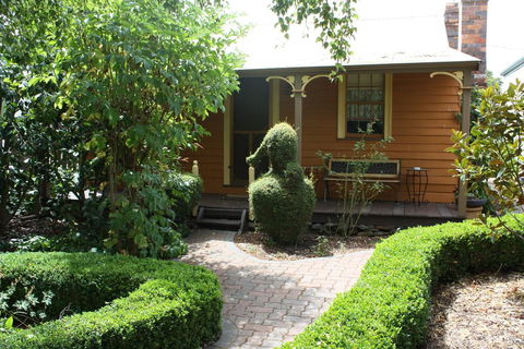 Westbury Gingerbread Cottages - Internet Find 3