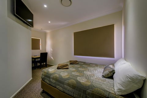 Western Downs Motor Inn - Internet Find 3