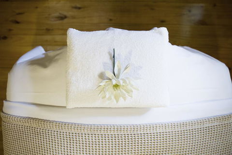 White Lotus Day Spa - Internet Find 2