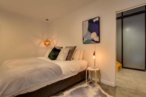 White Room Apartments - Internet Find 1