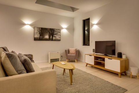 White Room Apartments - Internet Find 2