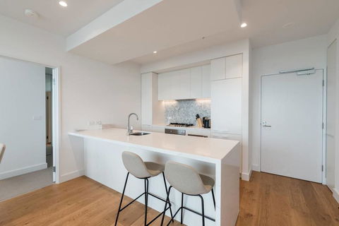 Whitehorse Tower 2 Bedroom 2 Bath - Internet Find 1