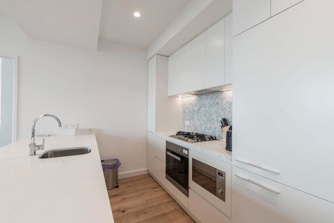 Whitehorse Tower 2 Bedroom 2 Bath - Internet Find 2